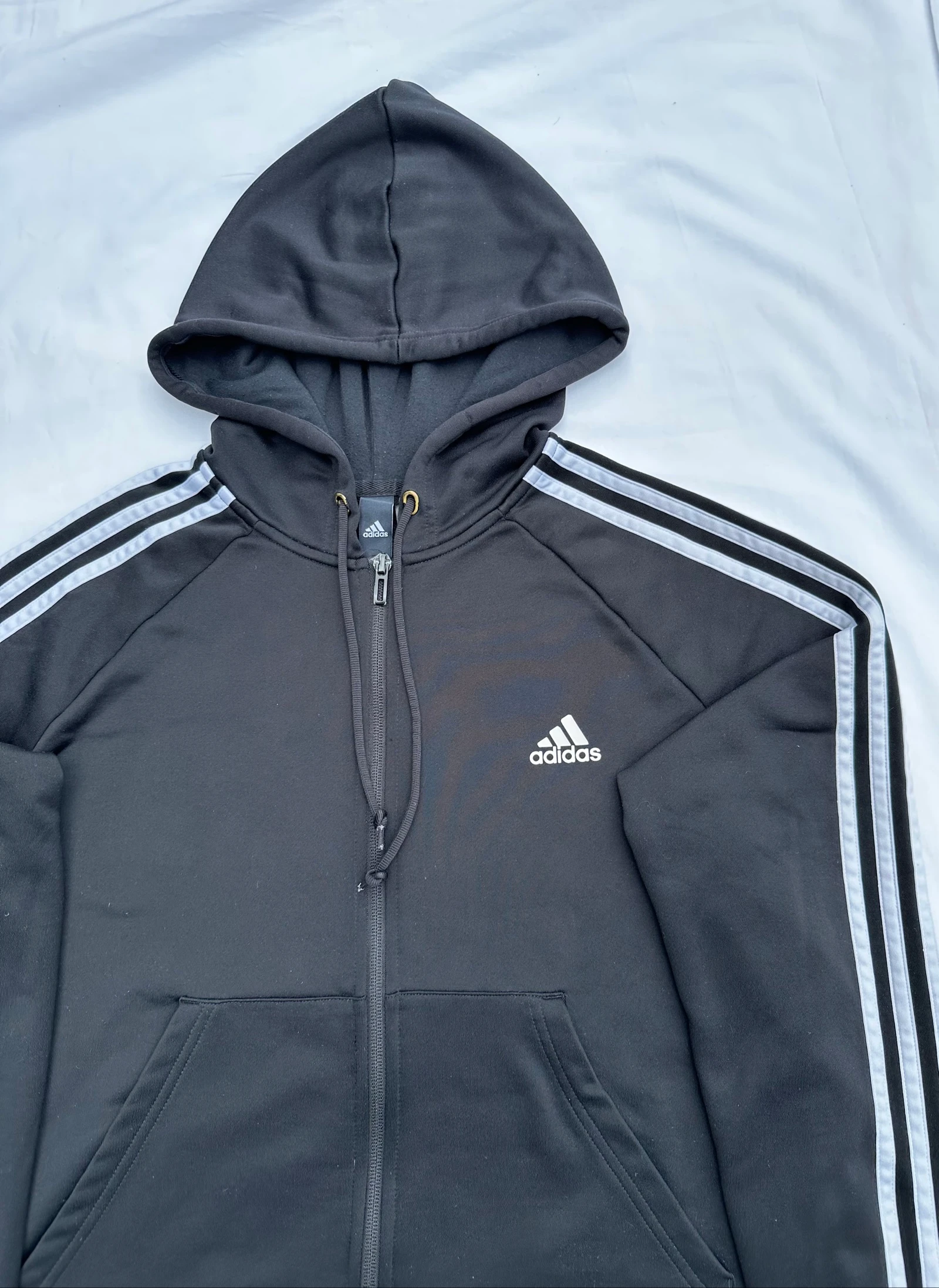 Adidas jaqueta com capuz, tamanho L original 3 riscas – photo 2